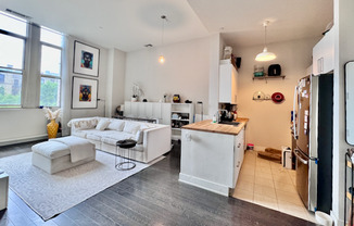 220 W 148 ST