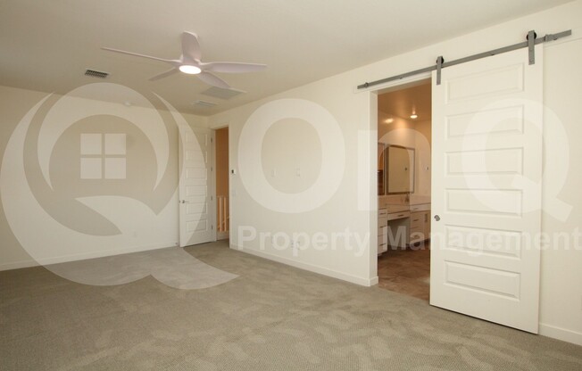 943 E DANBURY DR