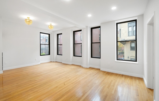 2 beds, 2 baths, 1,027 sqft, $5,200, Unit 201