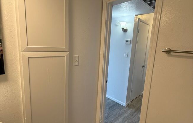 1 bed, 1 bath, 627 sqft, $800, Unit 221