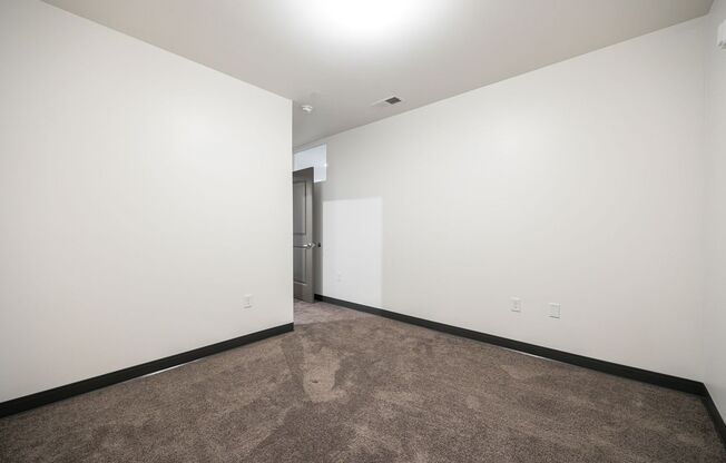 3 beds, 2 baths, 1,378 sqft, $2,350, Unit 805