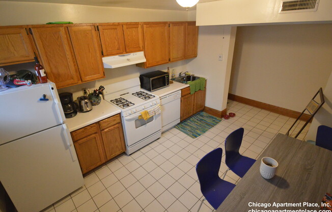 854 W Waveland Ave, Chicago IL 56