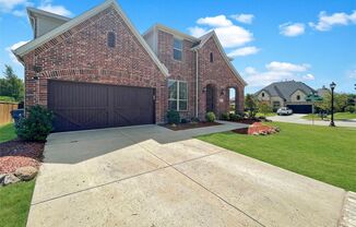 6 beds, 3.5 baths, $3,400