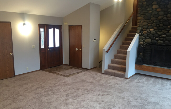 Great Location in Folsom-4 Bedroom Home!!