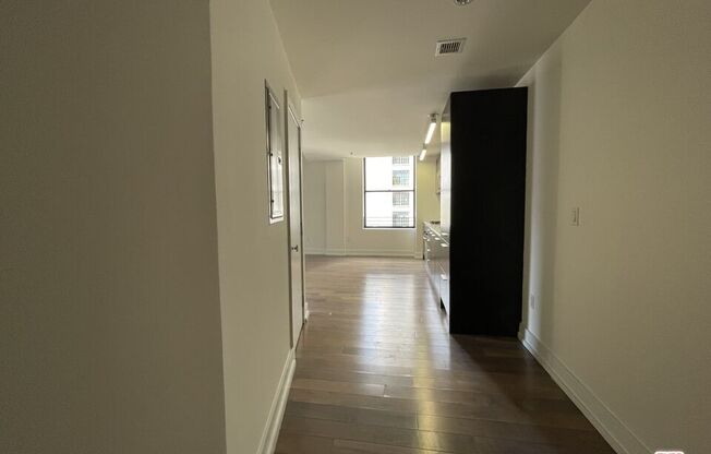 1 bed, 1 bath, 805 sqft, $2,866, Unit 907