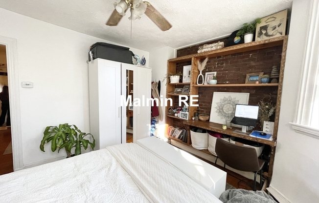 748 E 4 ST