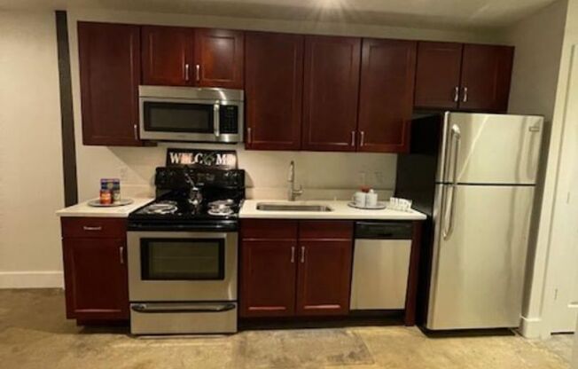 1 bed, 1 bath, 465 sqft, $1,175, Unit Apt 103