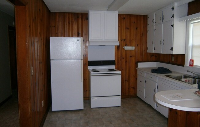 3 beds, 1 bath, $1,150