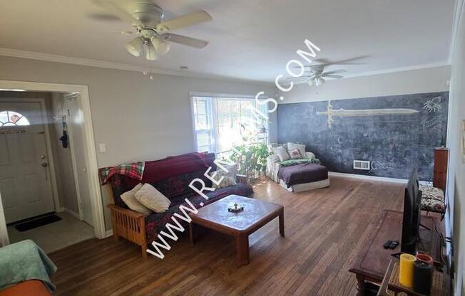 2020 SW WASHBURN AVE