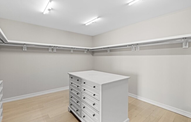 3 beds, 3.5 baths, 4,054 sqft, $22,000, Unit 1101