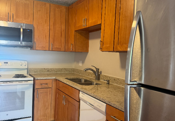 308 Summit Ave N 12