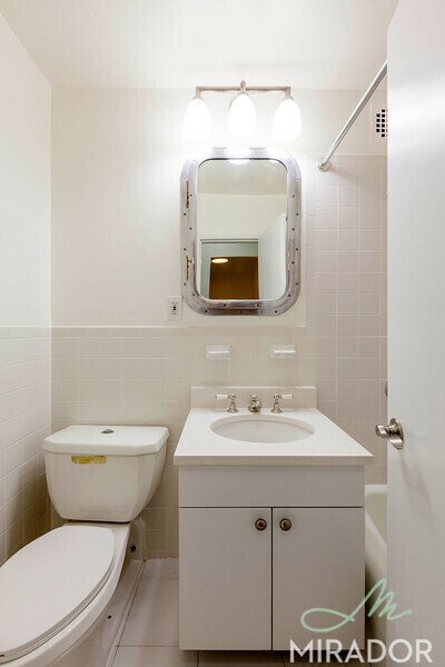 Studio, 1 bath, $4,000, Unit 4G