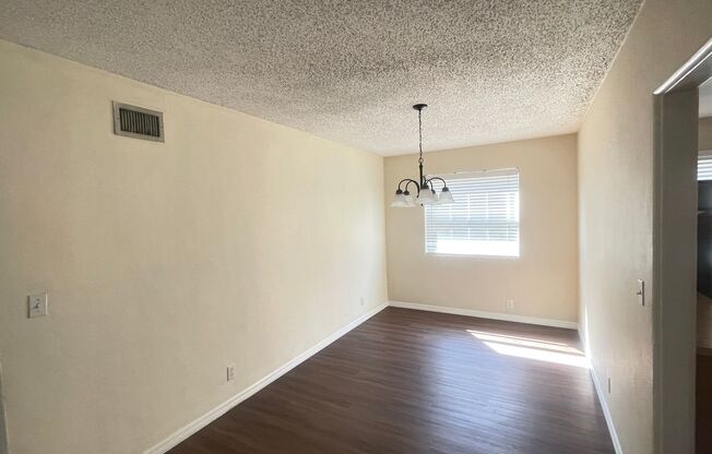 2 beds, 1 bath, 950 sqft, $1,195, Unit Unit 1