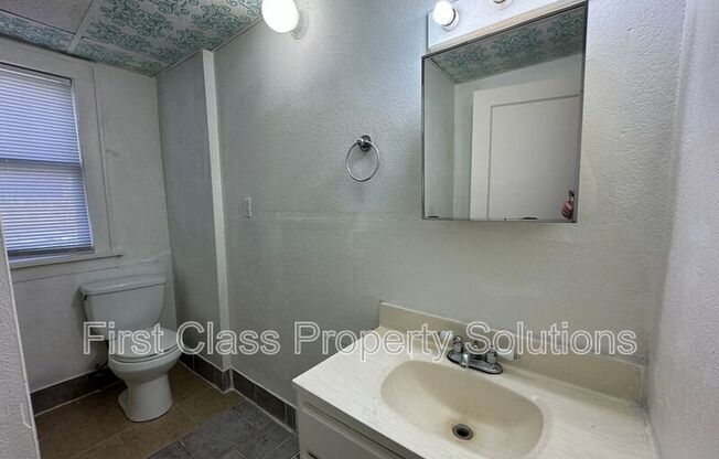 1400 NW 22 ST