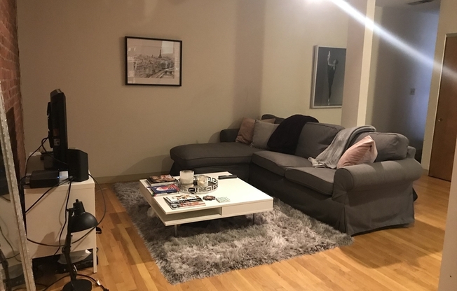 95 Gainsborough St 102