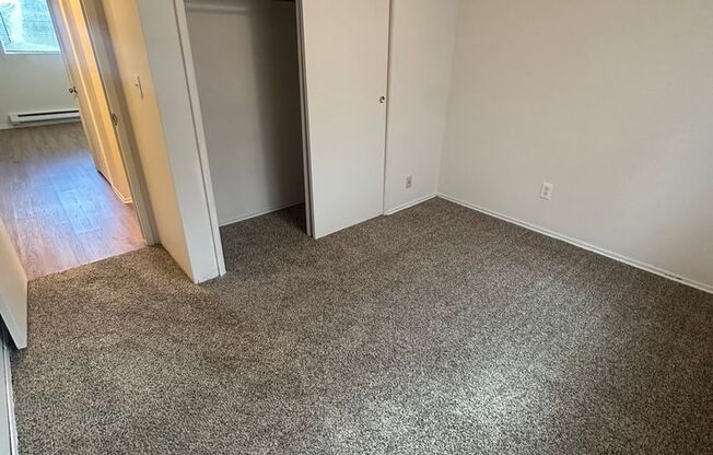 2 beds, 1 bath, 730 sqft, $1,095, Unit 8
