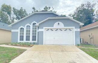 Beautiful 3 bdrm 2 bath with 2 car garage on a CUL-DE-SAC with FLORIDA ROOM!