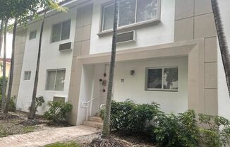 1426 PONCE DE LEON