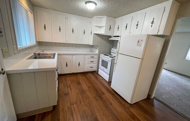 2 beds, 1 bath, 825 sqft, $1,295, Unit 524