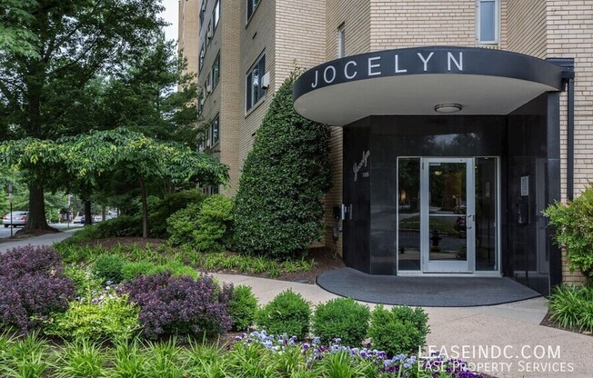 5315 Connecticut Ave NW