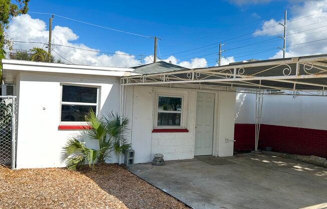 Updated 1 Bed 1 Bath Unit in Super Convenient Location!