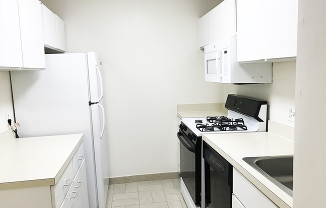 1 bed, 1 bath, 870 sqft, $3,000, Unit 218