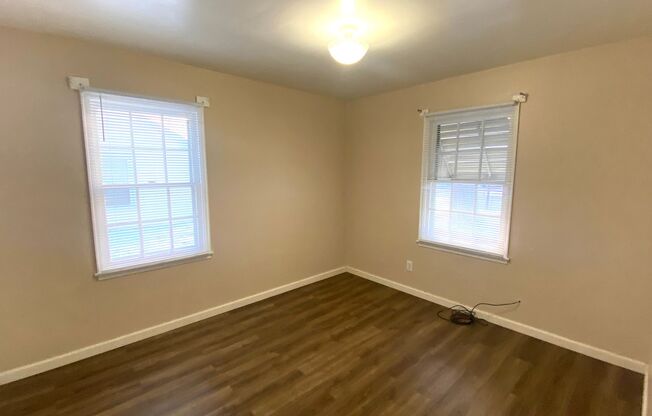 2 Bedroom, 1 Bath Home w/Garage Now Available for Rent!