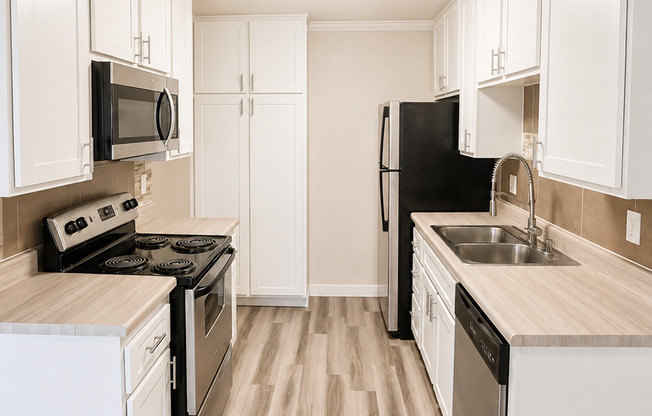 2 beds, 2 baths, 1,015 sqft, $2,795, Unit 208