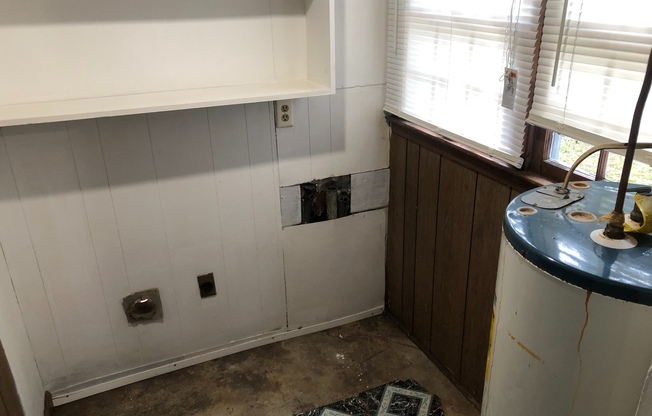 2 beds, 1 bath, $1,000