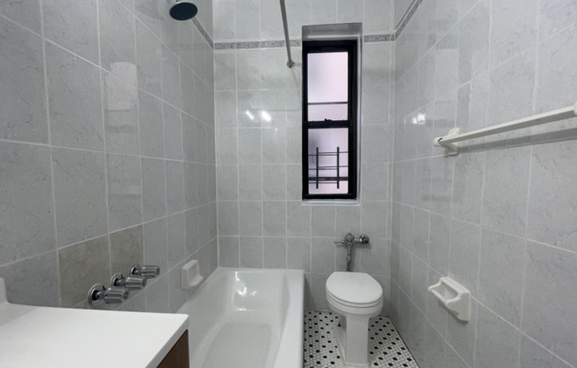 729 W 186 ST