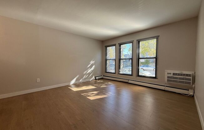 1 bed, 1 bath, $1,085, Unit 103