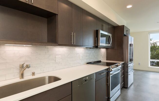 2 beds, 1 bath, 830 sqft, $2,932, Unit 202