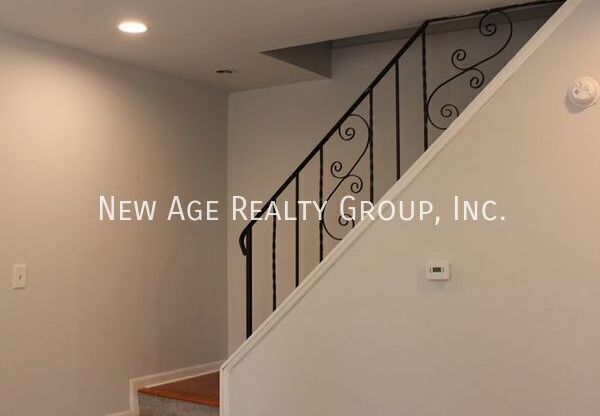530 N Douglas St- House