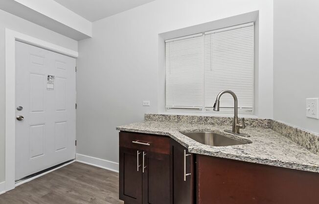 Studio, 1 bath, 650 sqft, $925, Unit 6108-2W