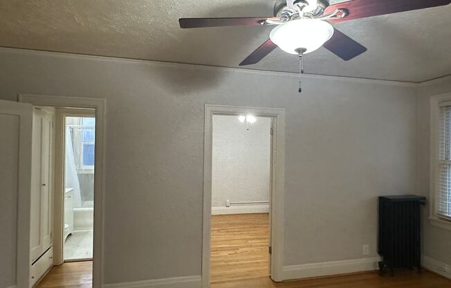 Queen Jeanette Apartments