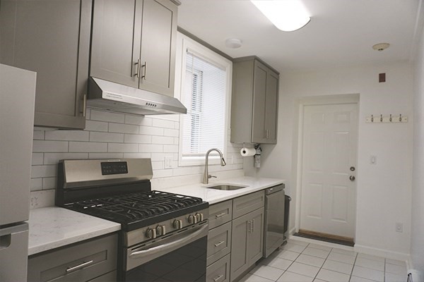 29 LAMBERT ST