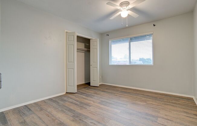 Newer Paint, Newer Flooring, POOL, close to GCU, Move in Ready for May 1st!!!