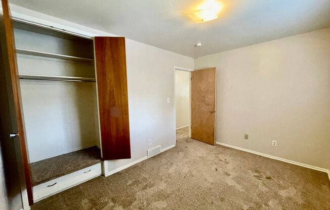 2 beds, 1 bath, $1,395