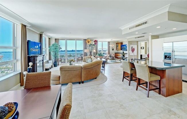 Annual UNfurnished 2/ 2 1/2 1350 Main St huge condo with wonderful Bay views in heart of downtown Sarasota