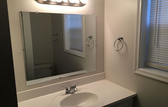 1 bed, 1 bath, $725, Unit 2