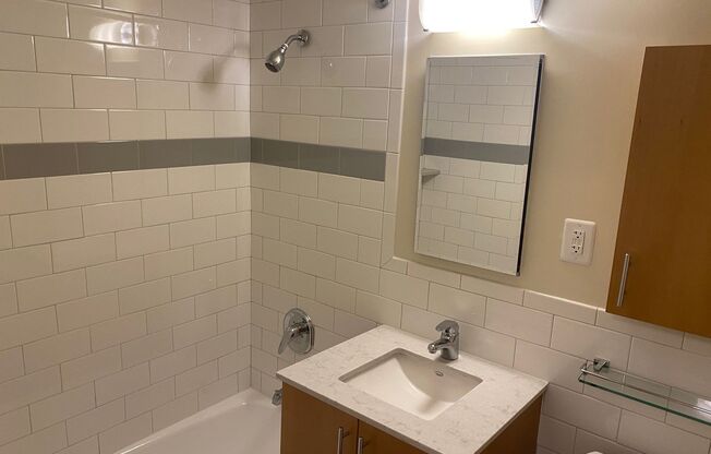 Studio, 1 bath, 470 sqft, $2,200
