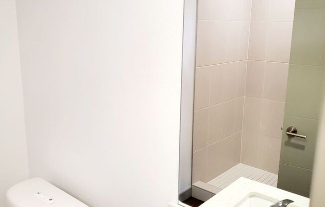 Studio, 1 bath, 167 sqft, $1,069, Unit A002