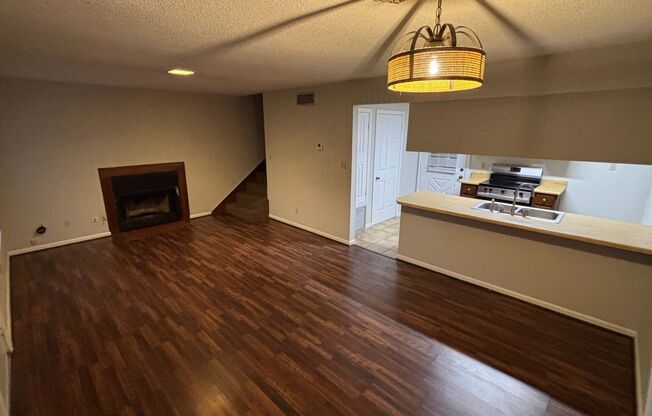 Renovated 2 Bedroom 1 Bath Duplex for Rent!