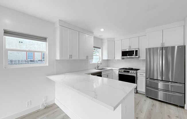 Stunning 3B/2BA Home in Normal Heights W/ A/C, W/D!
