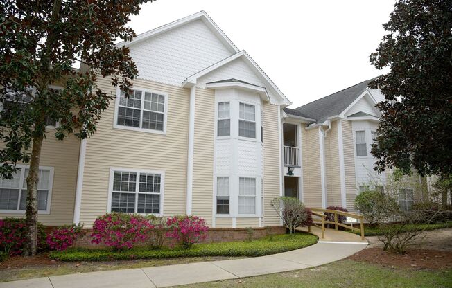 Charming Unit Close to the Pool!