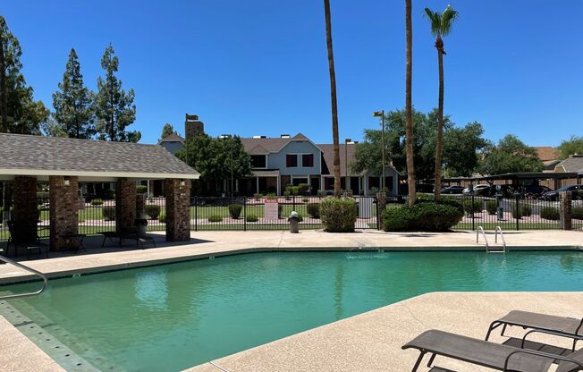Amazing 2 Bed / 2.5 Bath Townhouse in Phoenix!