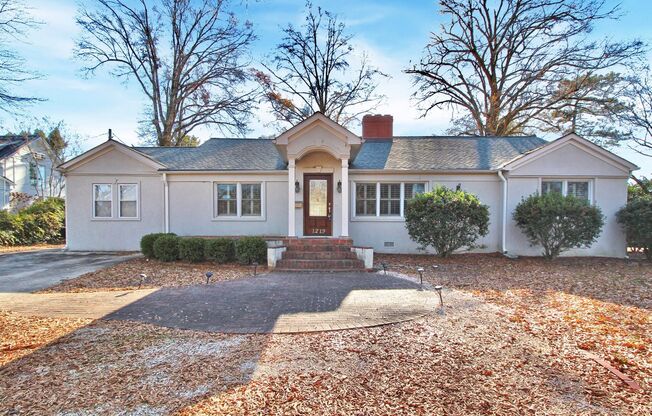 Pristine Cotswold Ranch for Lease!
