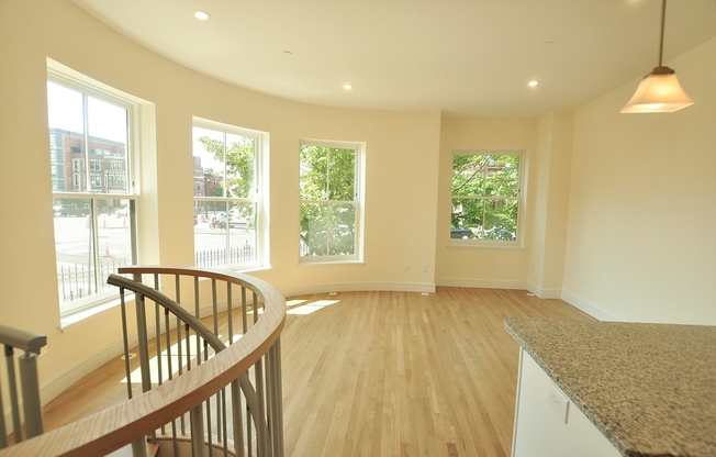 877 Beacon St