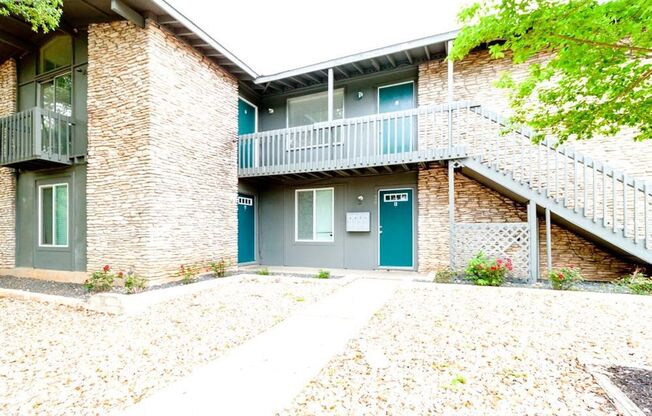 2506 Manor Circle