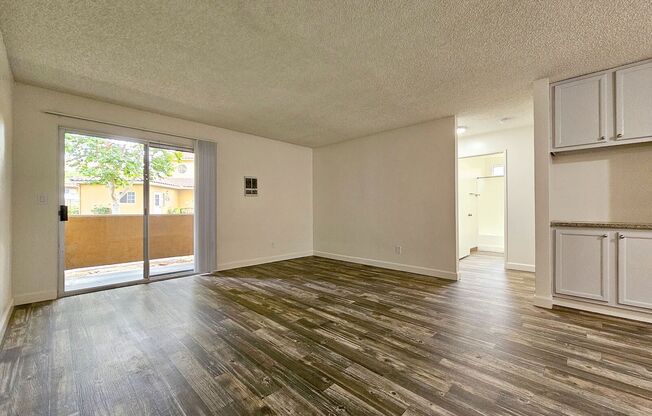 2 beds, 2 baths, 970 sqft, $2,395, Unit 039